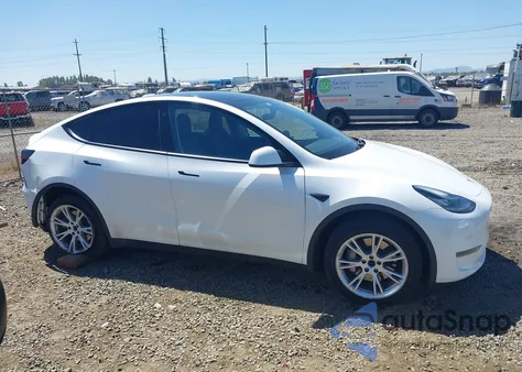 2021 Tesla Model Y Long Range Dual Motor All-Wheel Drive from USA, damaged, VIN 5YJYGDEE6MF063038